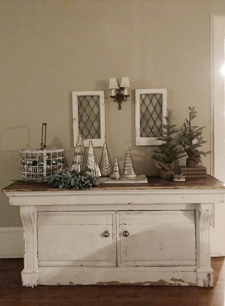 Why is Decorating For Christmas so Hard? - MY 100 YEAR OLD HOME