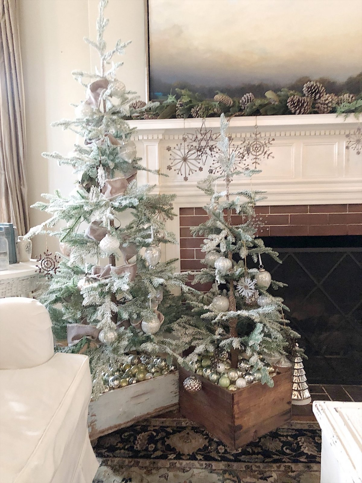 christmas-tree-tour-mantle