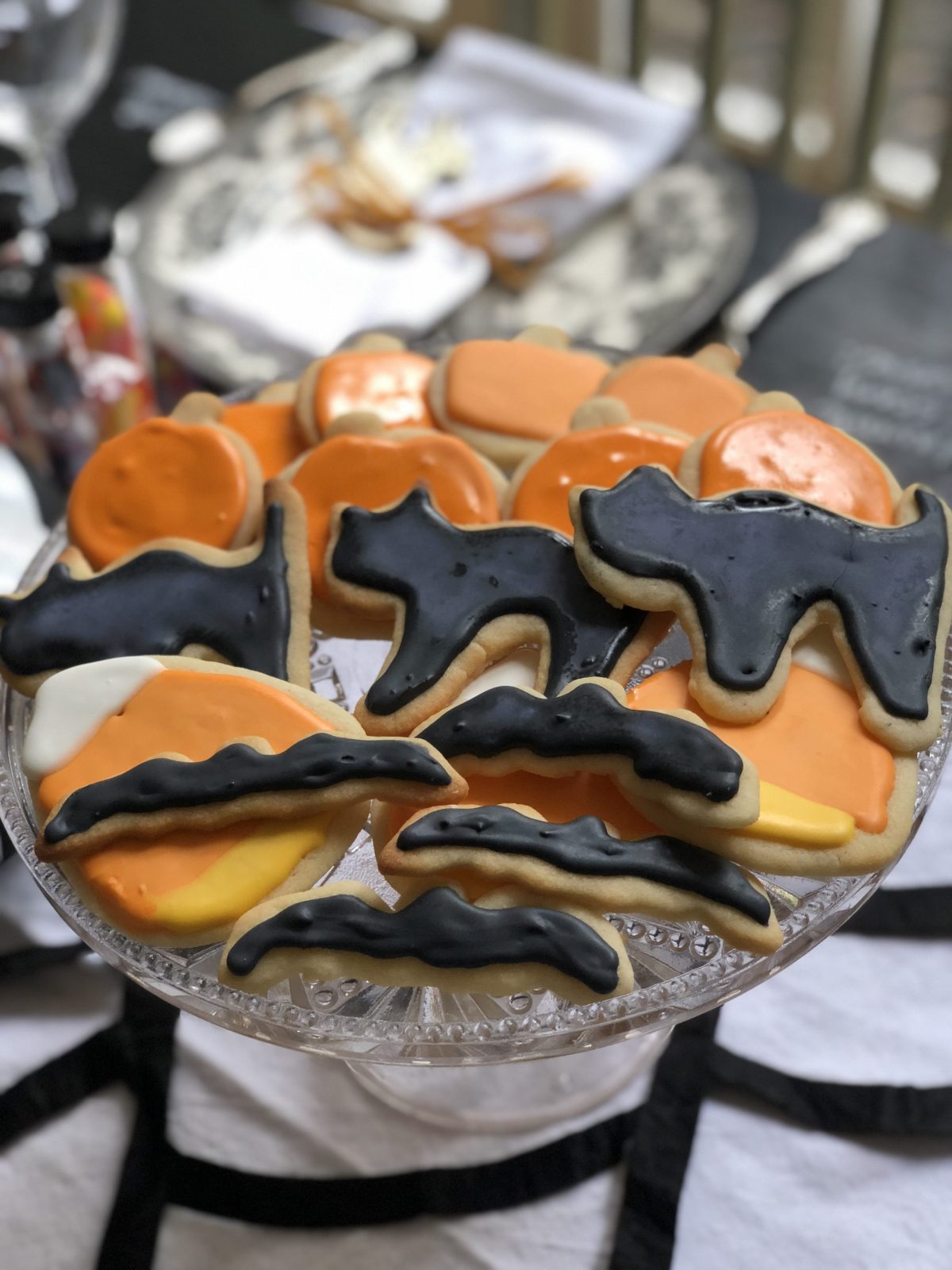 Halloween cookies with royal icing 
