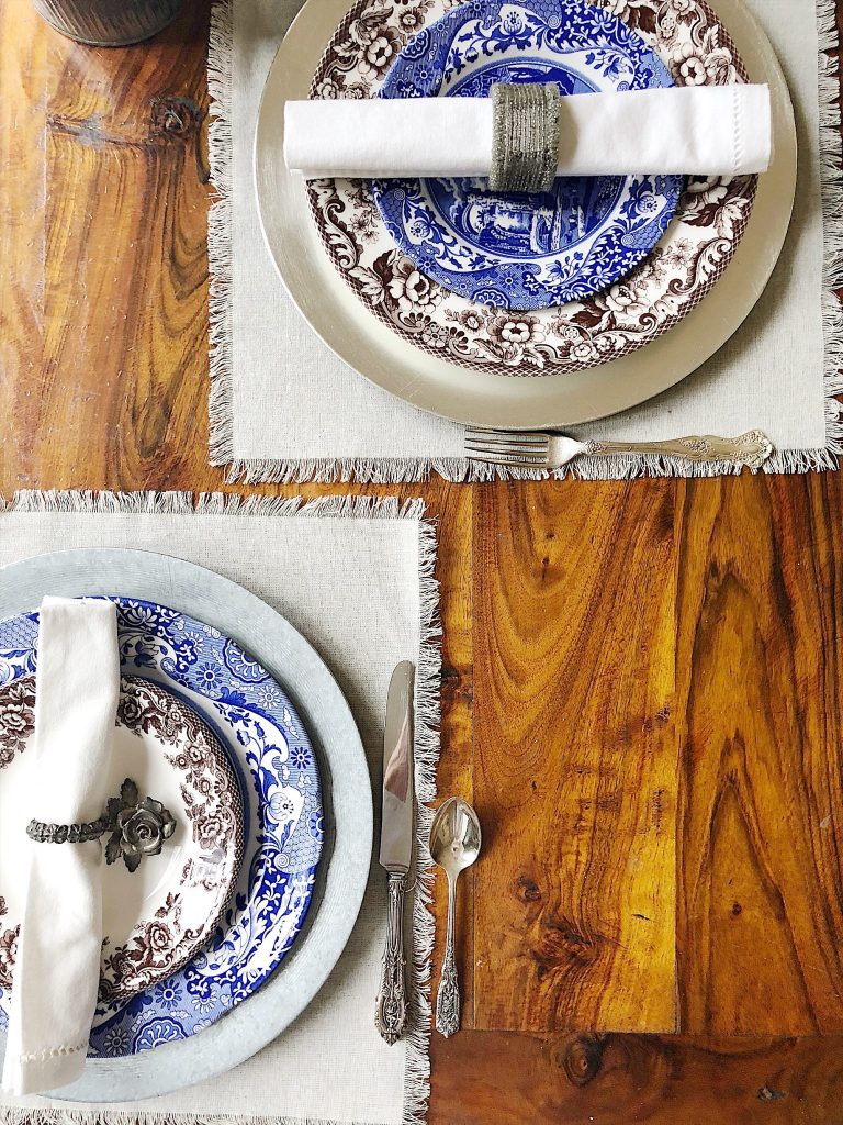 How to Set a Thanksgiving Table for a Crowd