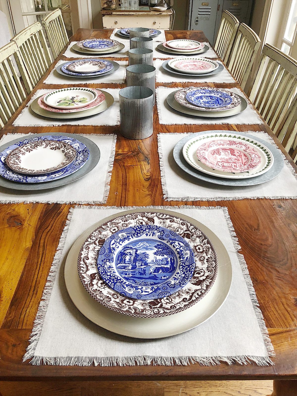 how to set a thanksgiving table with china