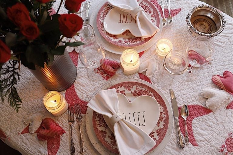 How to Set a Romantic Valentine’s Dinner For Two
