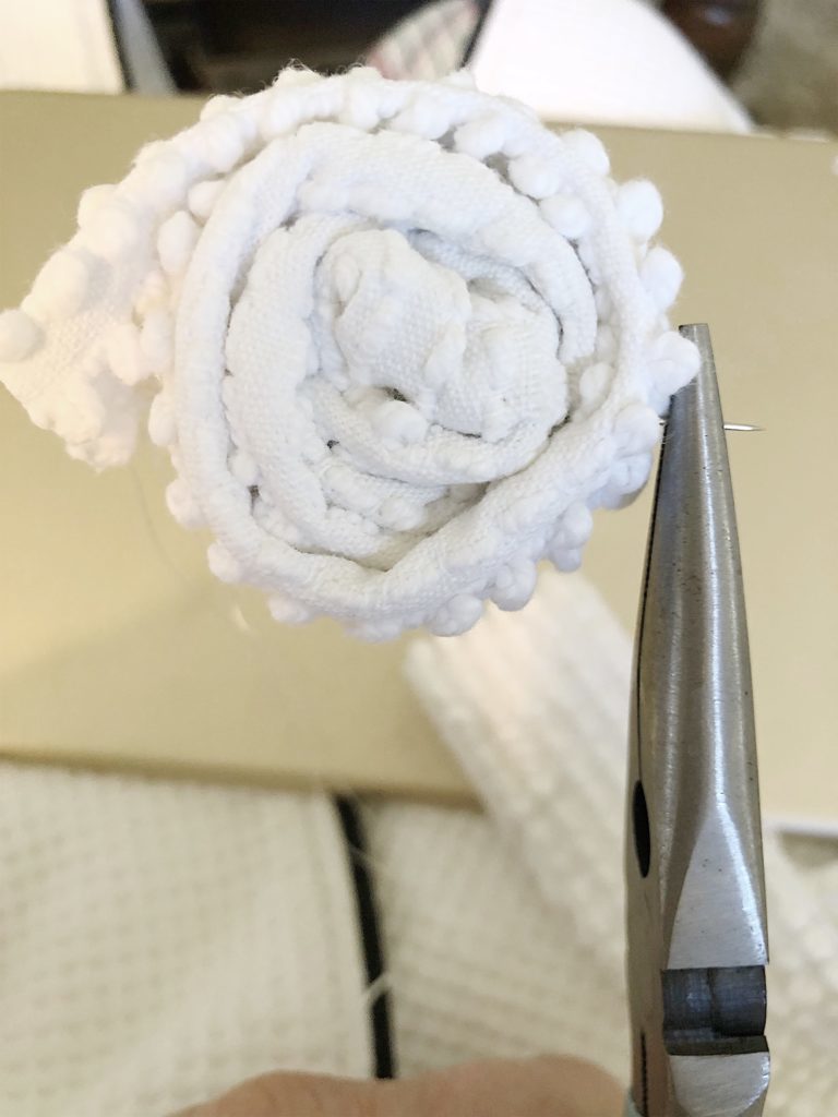 How to make a flower pillow