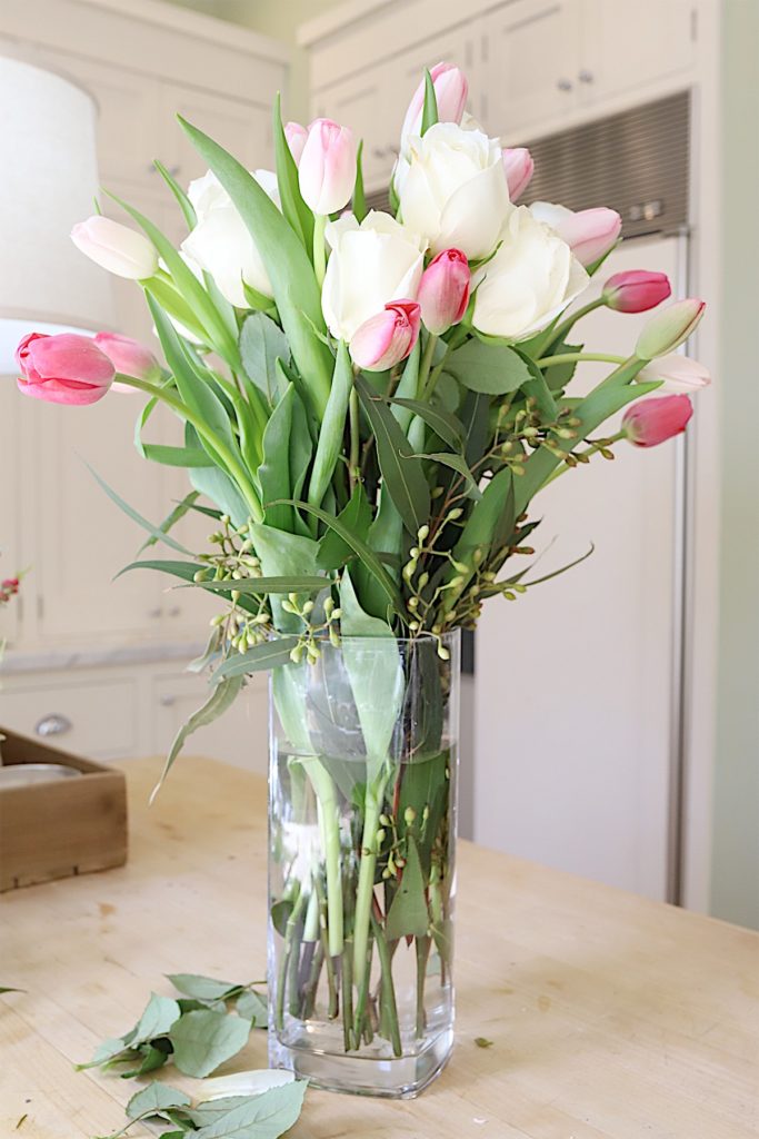 How to Make a Mother's Day Floral Arrangement