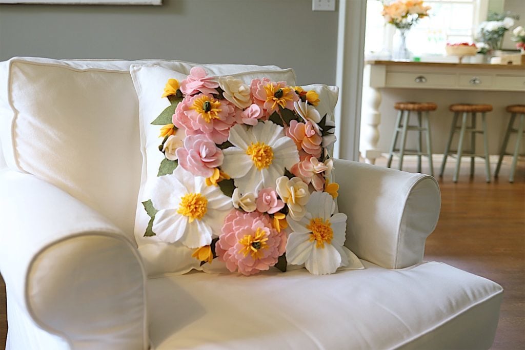 make a felt flower pillow with the Cricut Maker