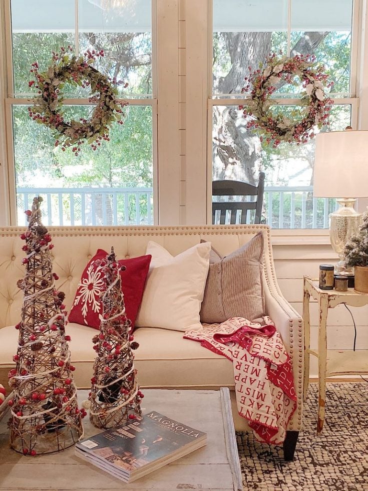 Christmas Decorating Ideas in the Waco Airbnb - MY 100 YEAR OLD HOME