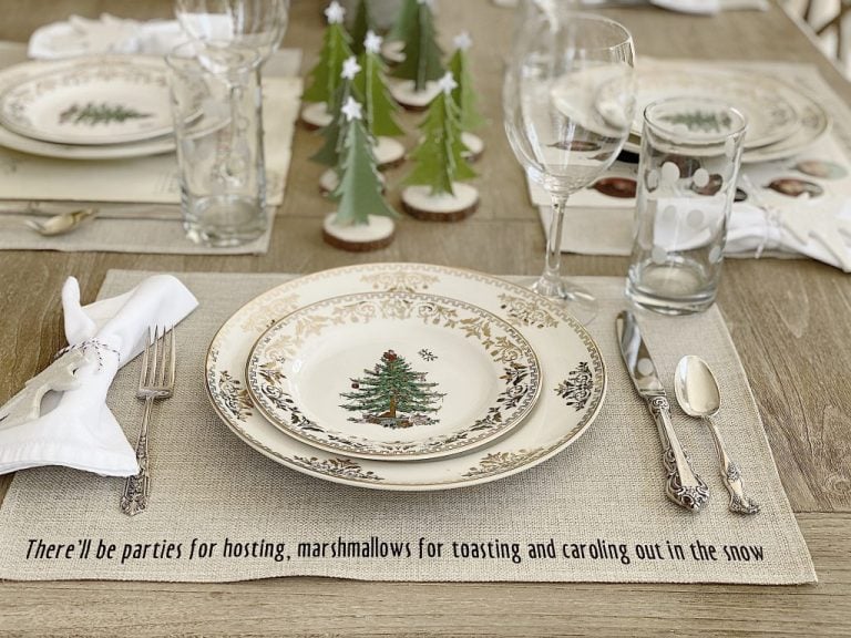 How to Set the Table for Christmas Dinner