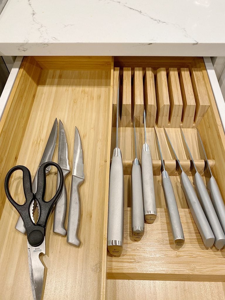 knives in drawer