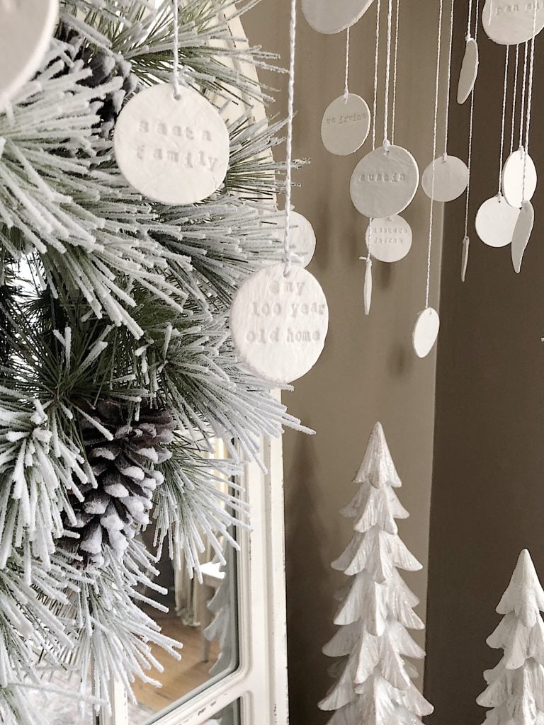Easy Elegance Wednesdays – Christmas Decorating Ideas