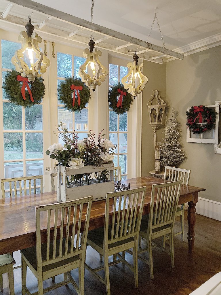 christmas decor in the dining room