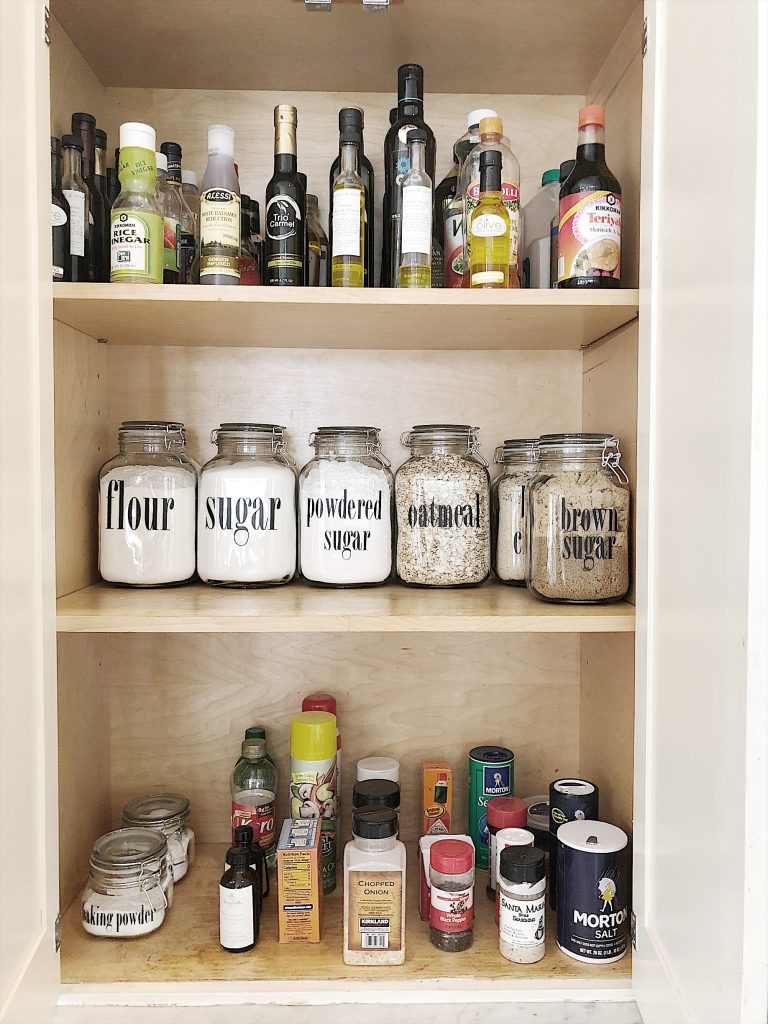 How to organize a pantry 2