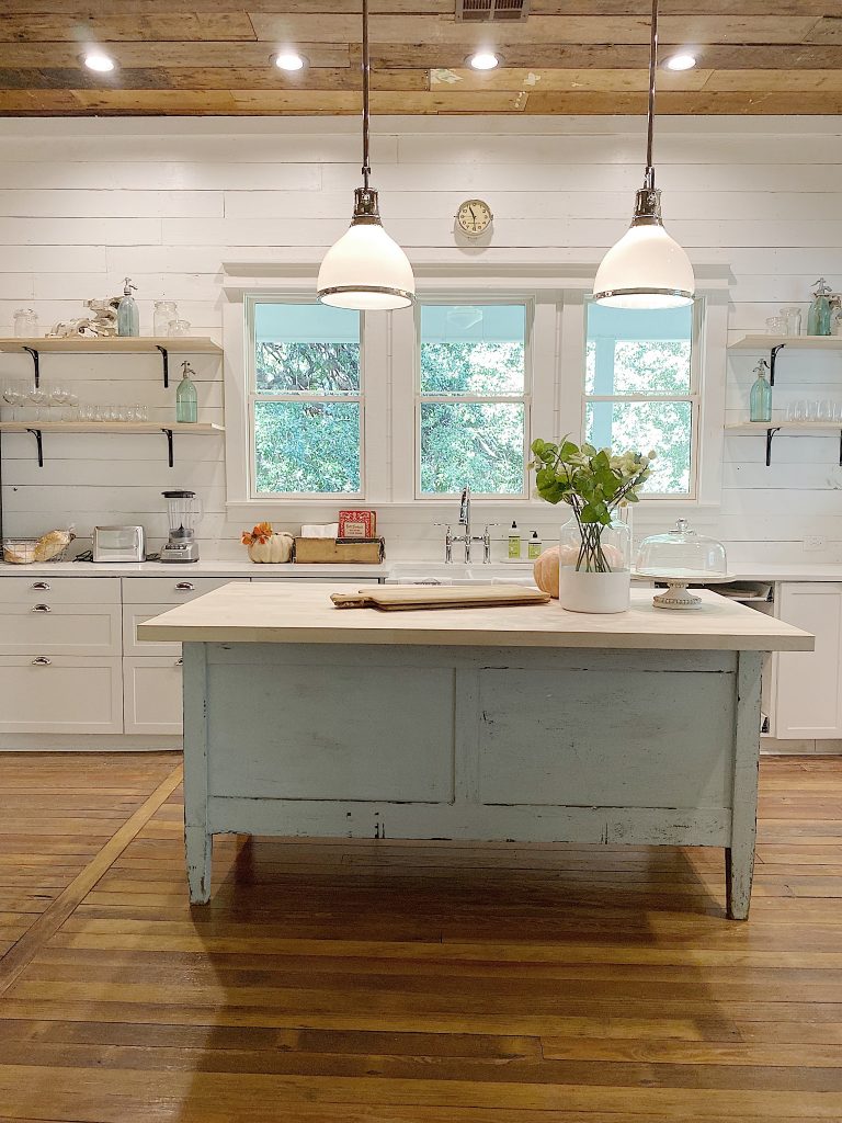 Five Reasons Open Kitchen Shelves Work in the Kitchen