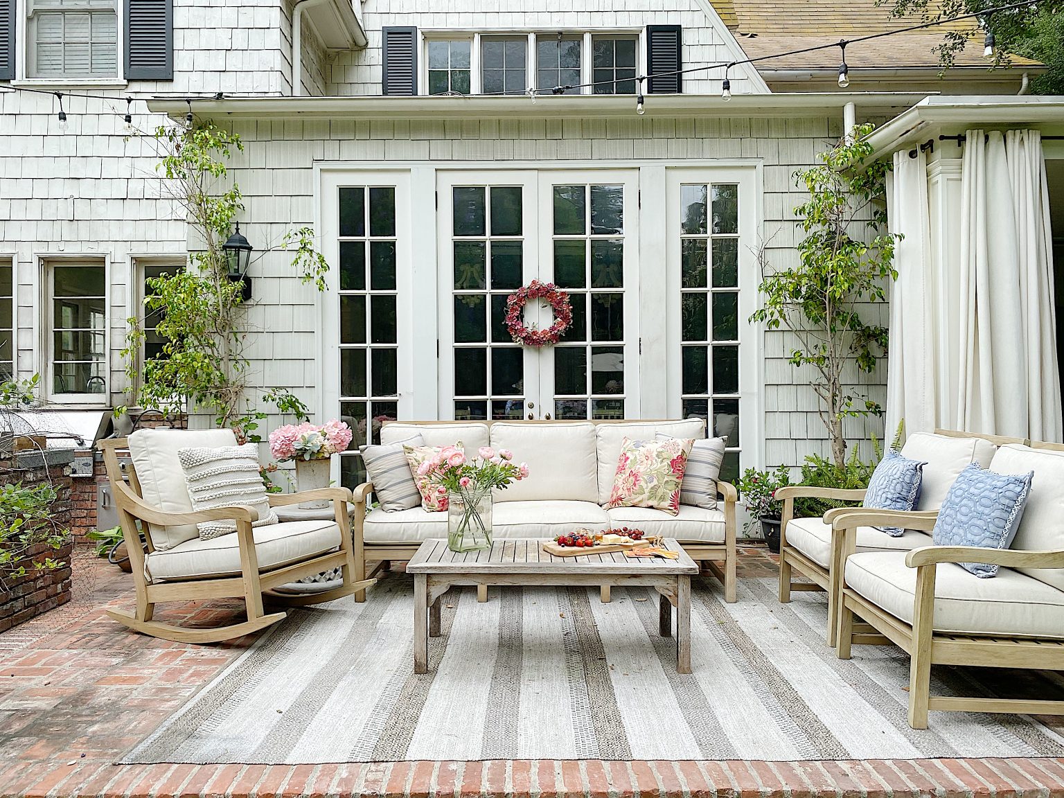 Entertaining on the Backyard Patio