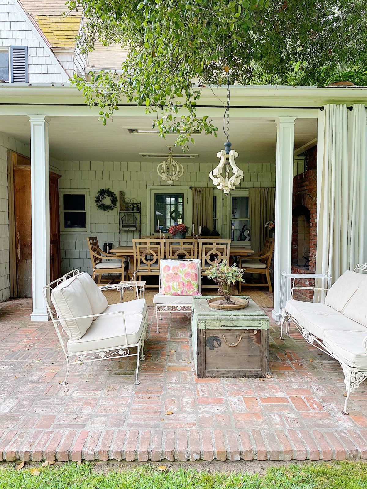 Outdoor Patio Tour - MY 100 YEAR OLD HOME