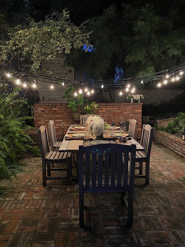 Tips to Entertaining in Your Own Backyard