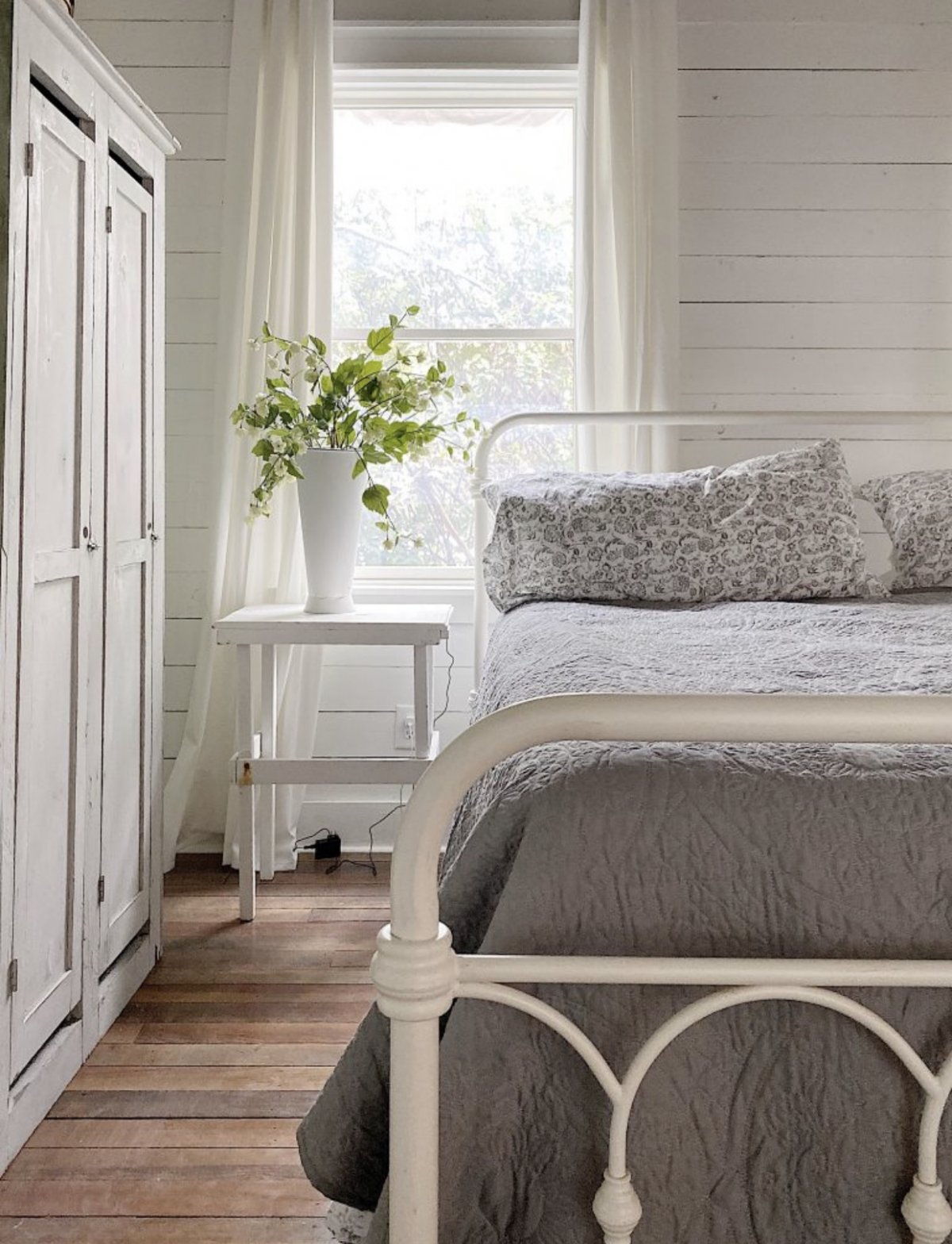 the-waco-airbnb-master-bedroom-2jpg