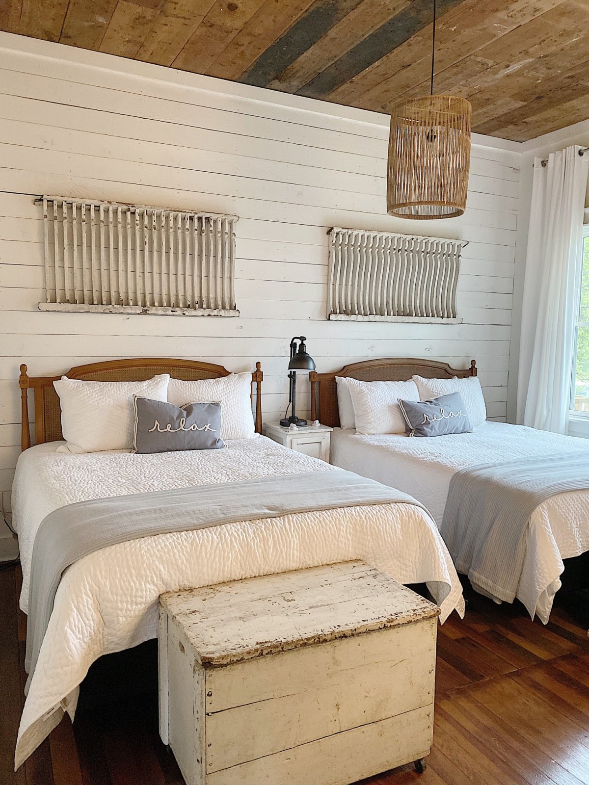 the-waco-airbnb-middle-bedroom-scaled