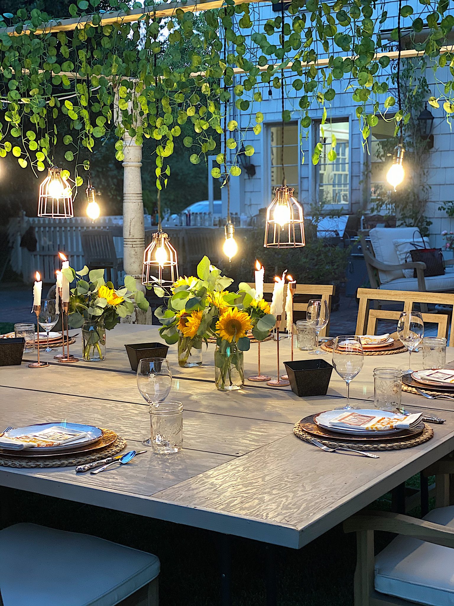 Backyard Outdoor Dining