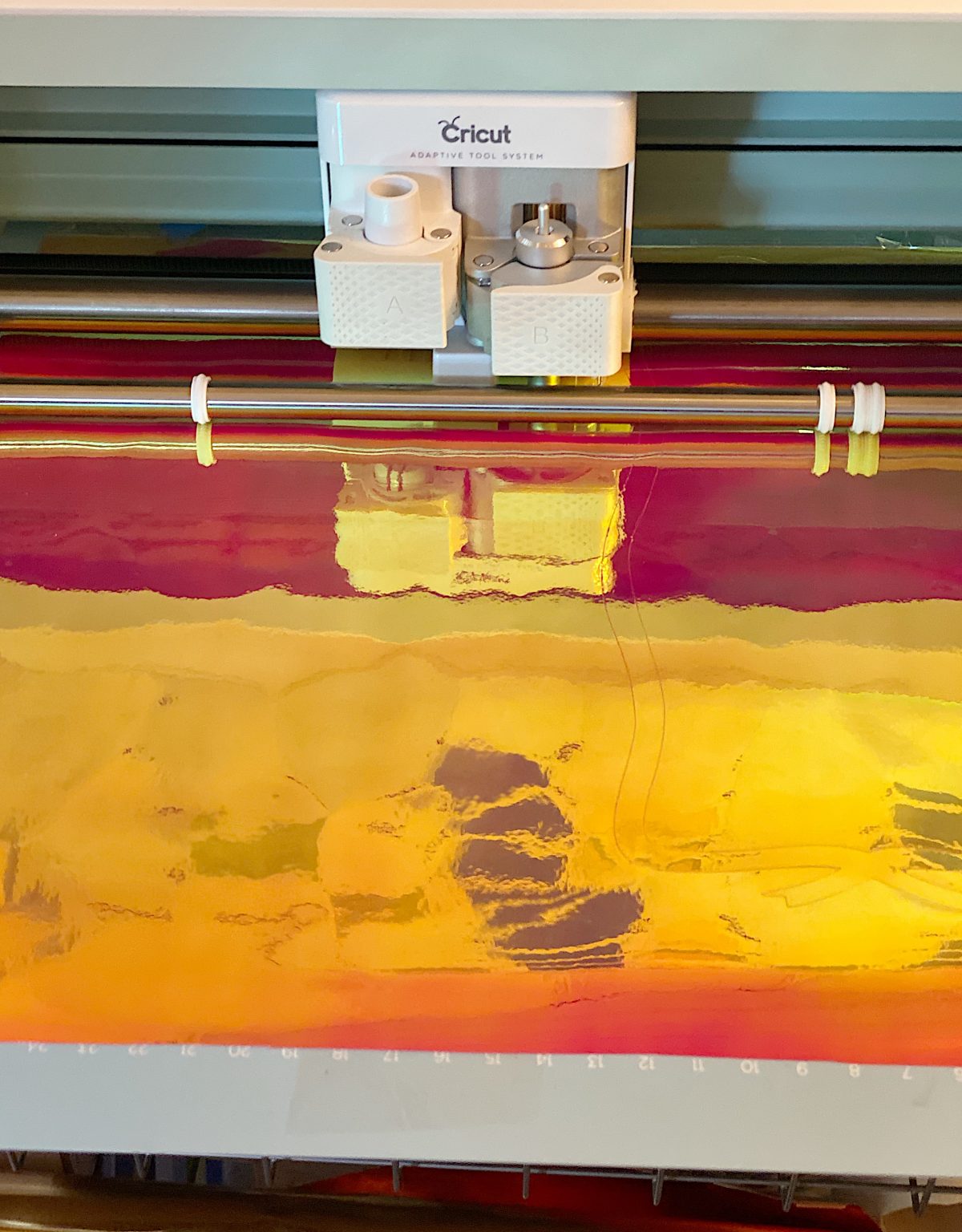Cricut Cutting Holographic Vinyl