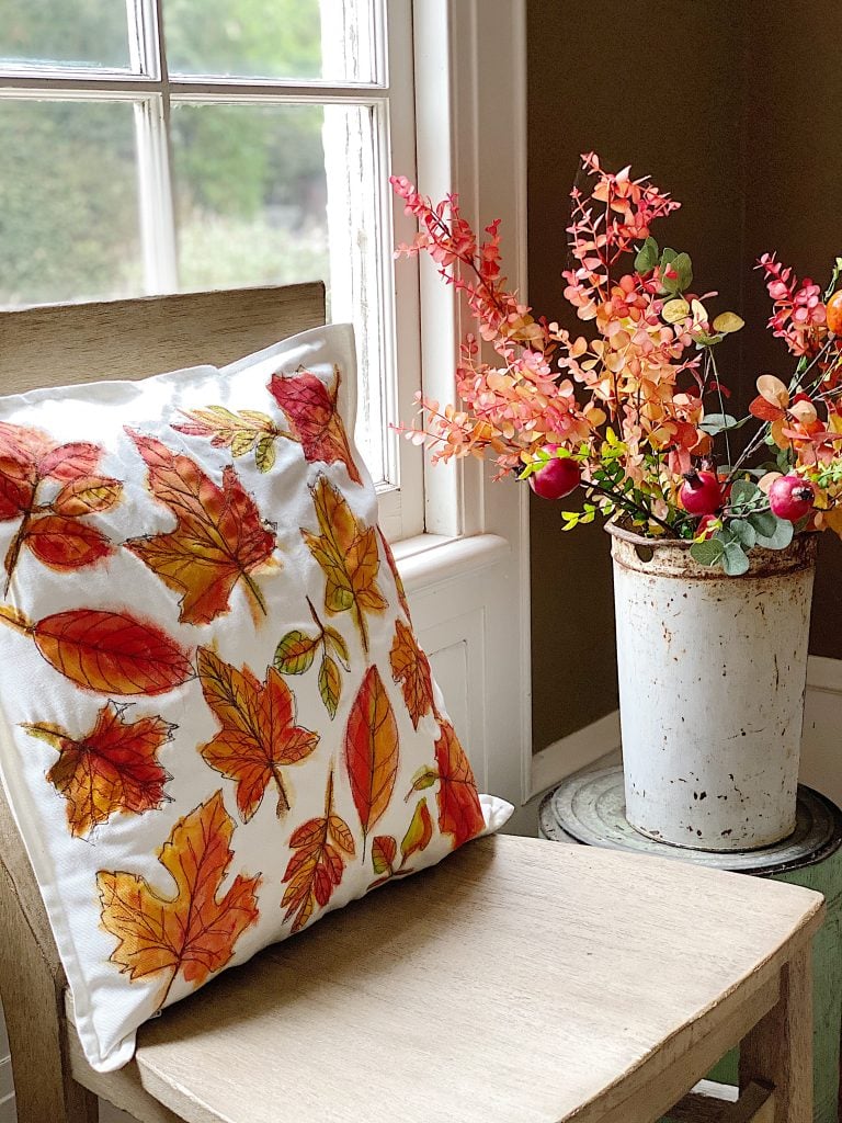 DIY Pillow Ideas - Painted Fall Pillows - MY 100 YEAR OLD HOME