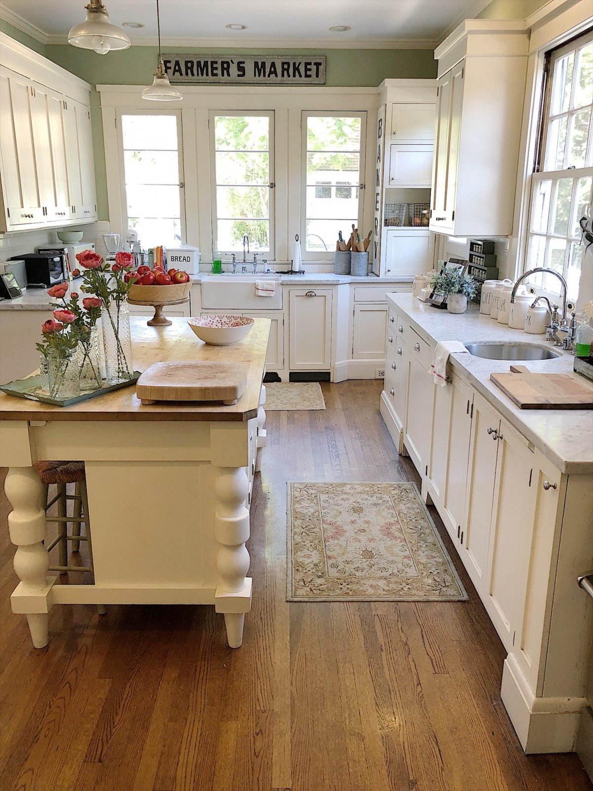 Fall decorating in the Kitchen