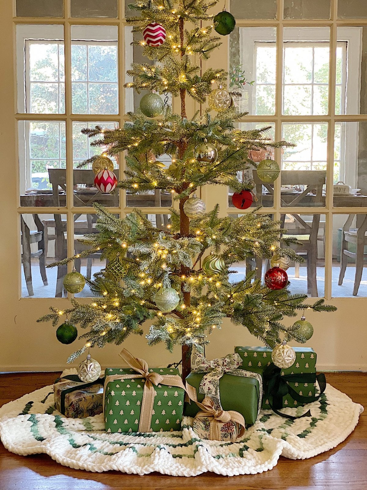 How to Make a Christmas Tree Skirt MY 100 YEAR OLD HOME