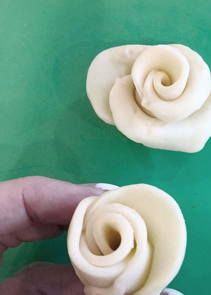 How to Make a Rosette Pie Crust