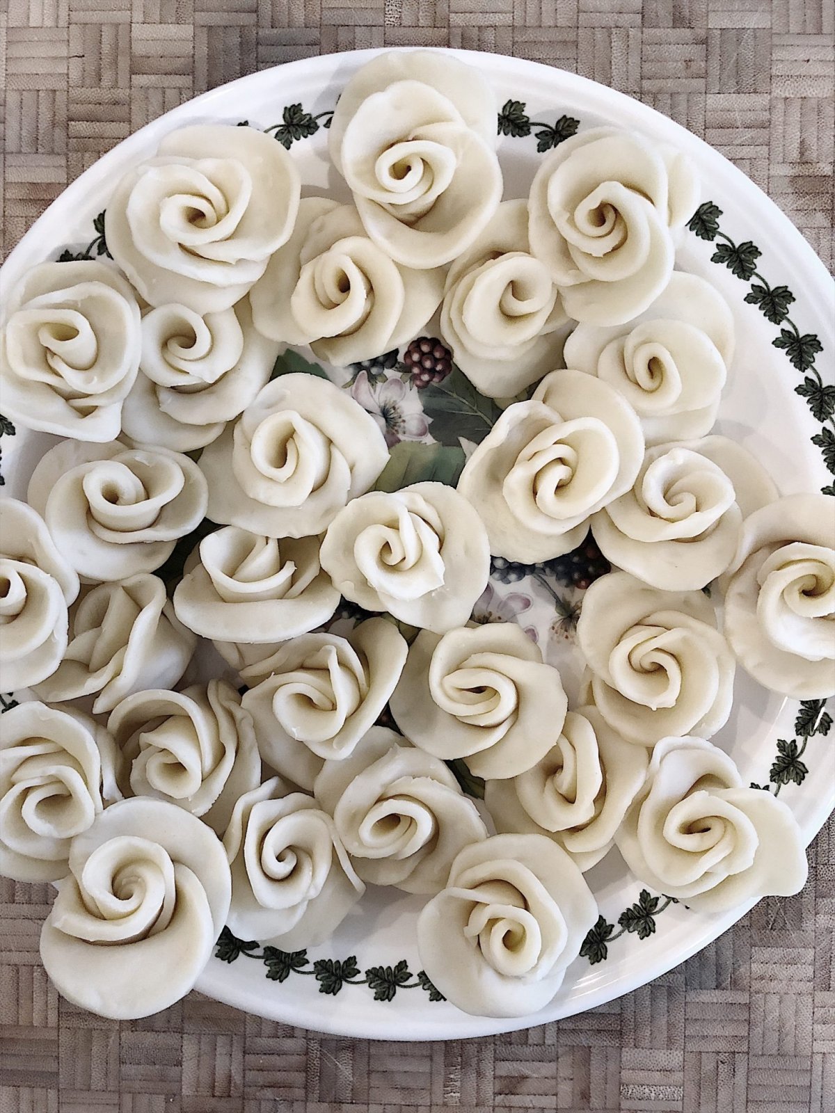How to Make a Rosette Pie Crust 
