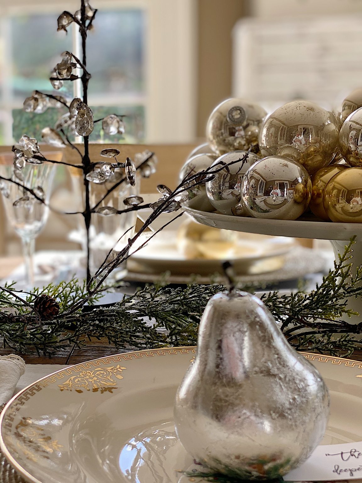 7 Creative Ideas to Set a Christmas Table - MY 100 YEAR OLD HOME