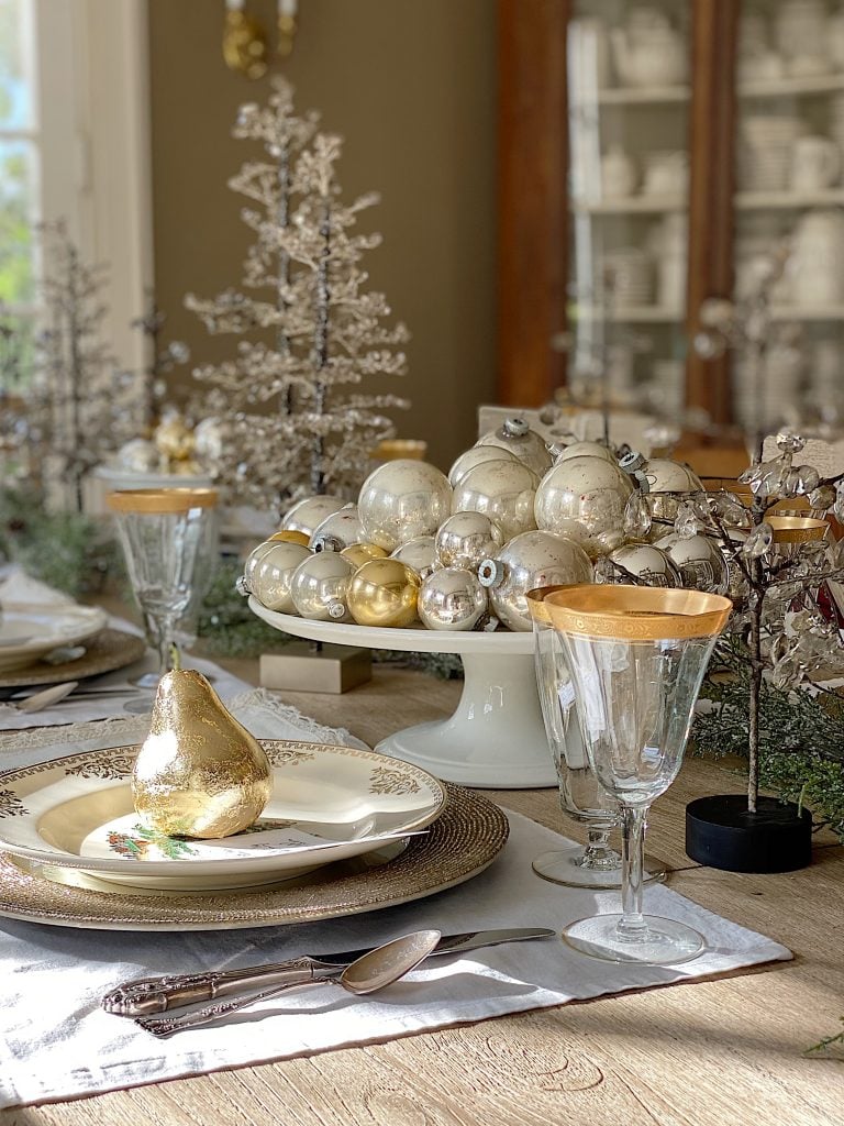 Datum Breakthrough Odorless 7 Creative Ideas to Set a Christmas Table - MY 100 YEAR OLD HOME