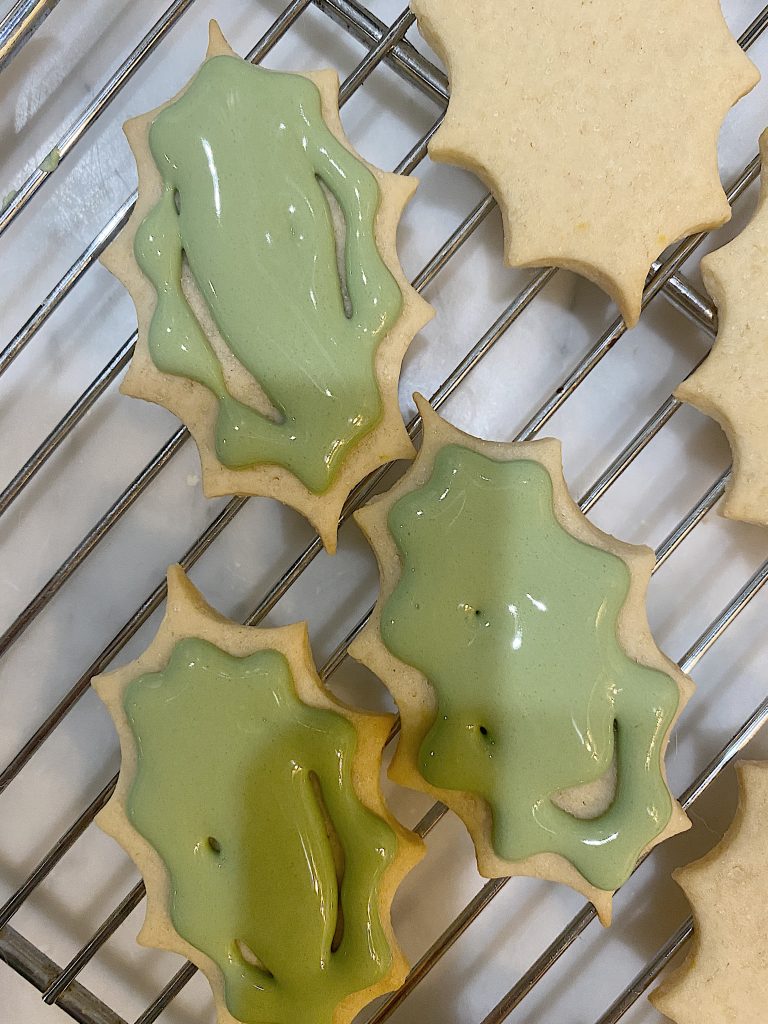 Decorating the Cookies with Royal Icing