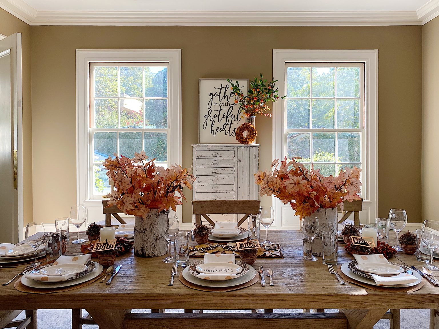 Friendsgiving Table Setting