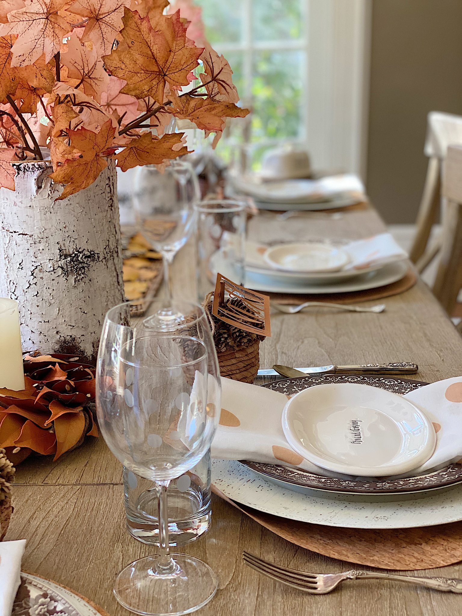 Friendsgiving Table Setting