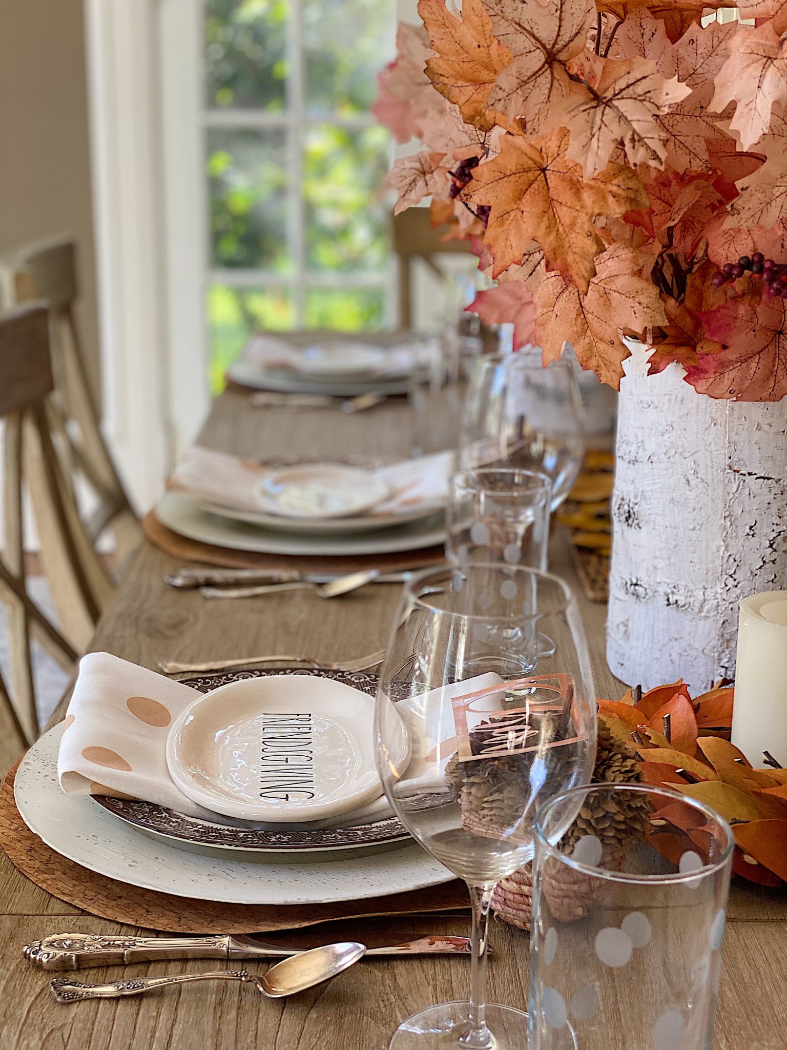 Friendsgiving Table Setting