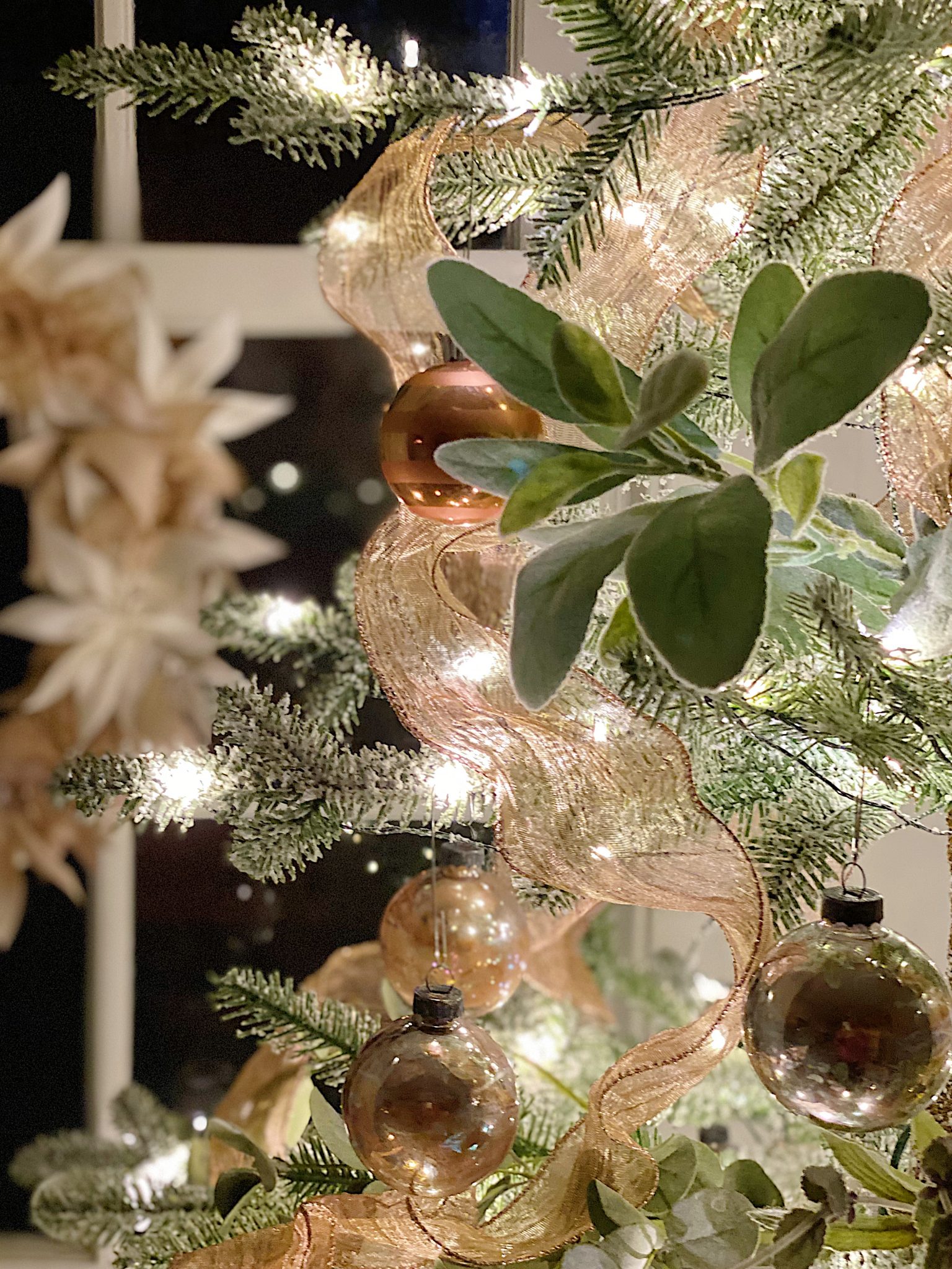 How to Style a Rose Gold Christmas Tree - MY 100 YEAR OLD HOME