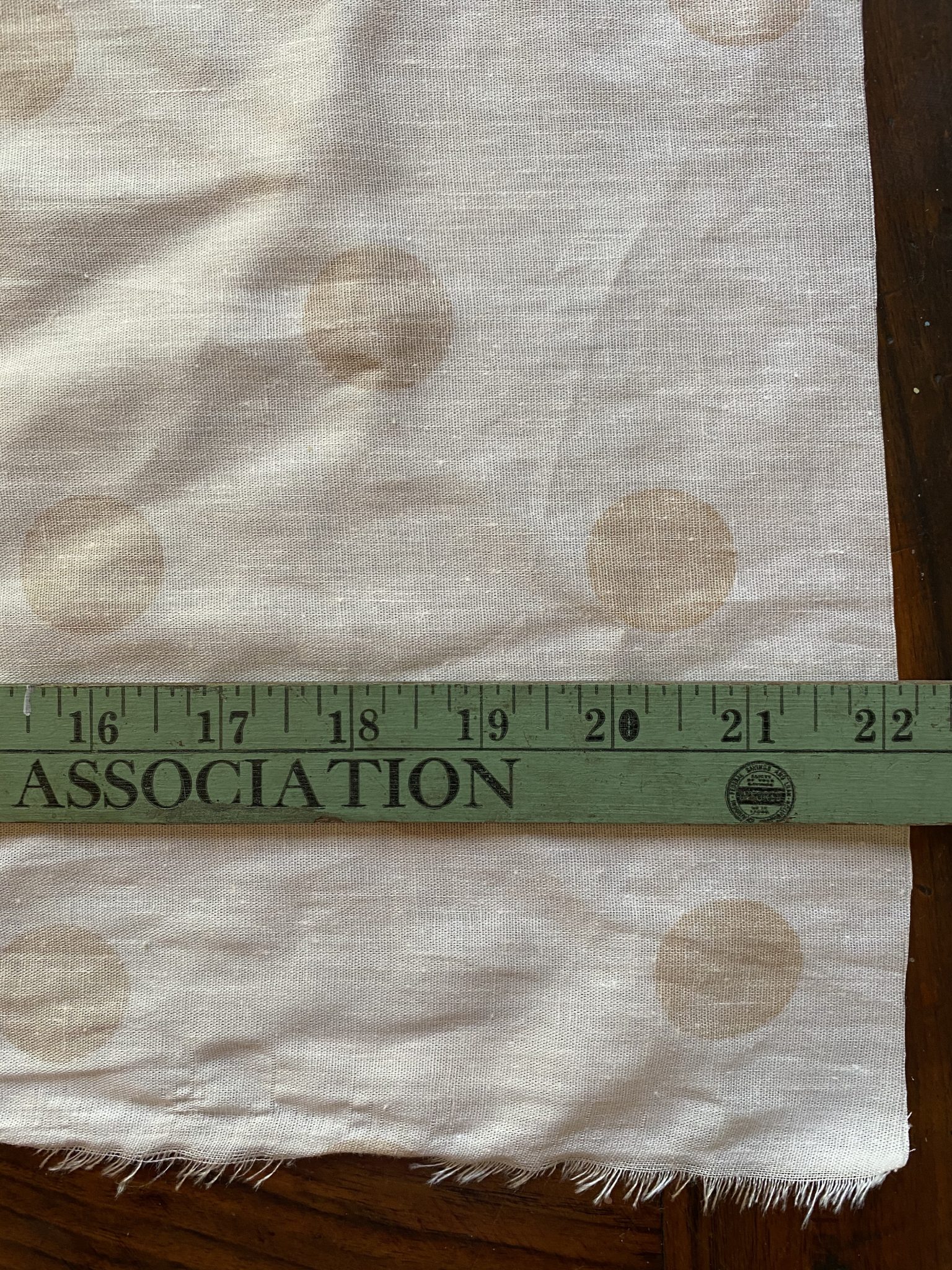 Measuring napkin fabric