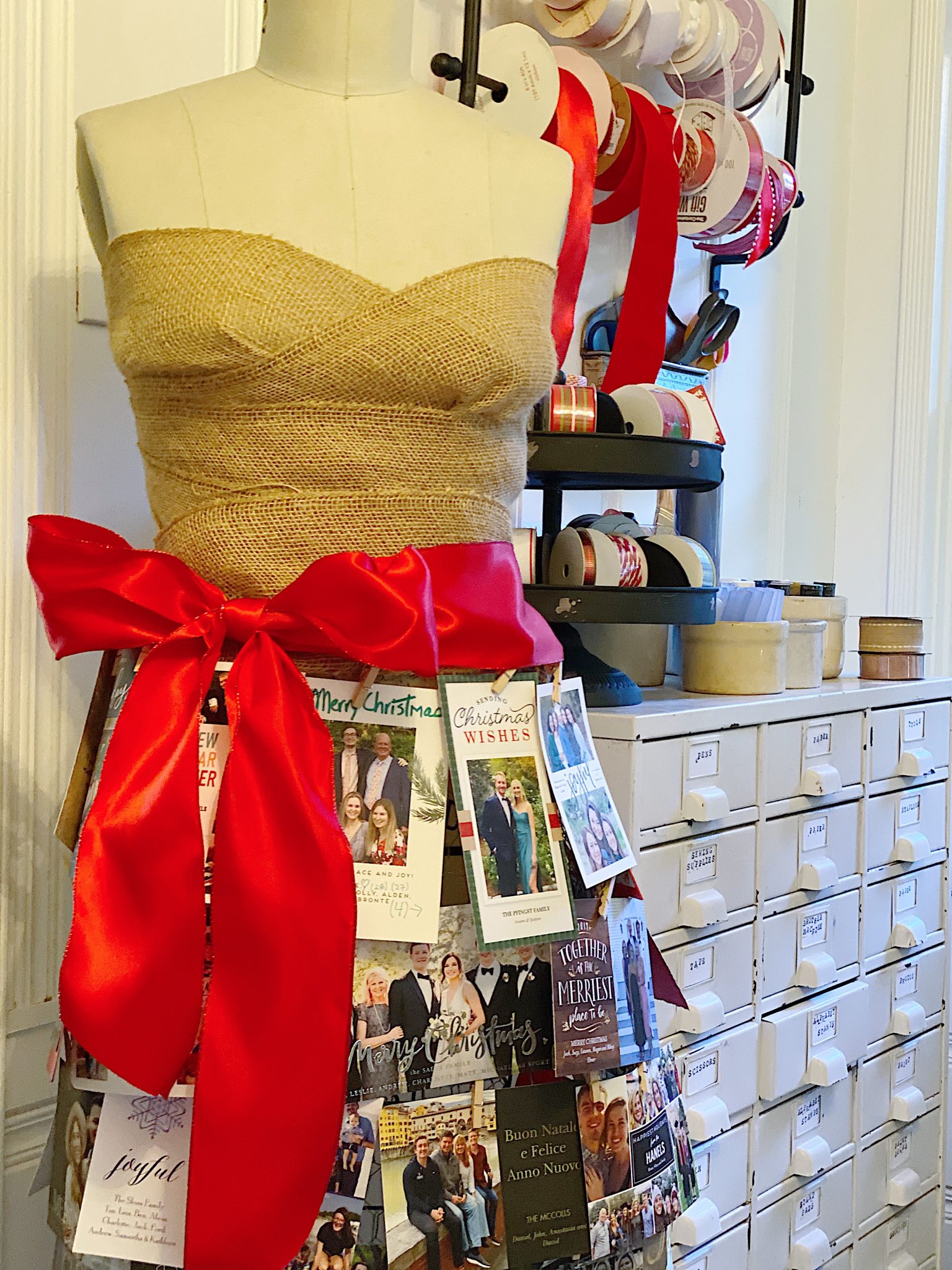 Ways to Display Christmas Cards 14
