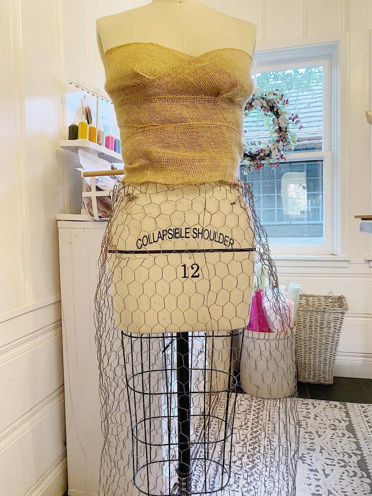 tree skirt with chicken wire