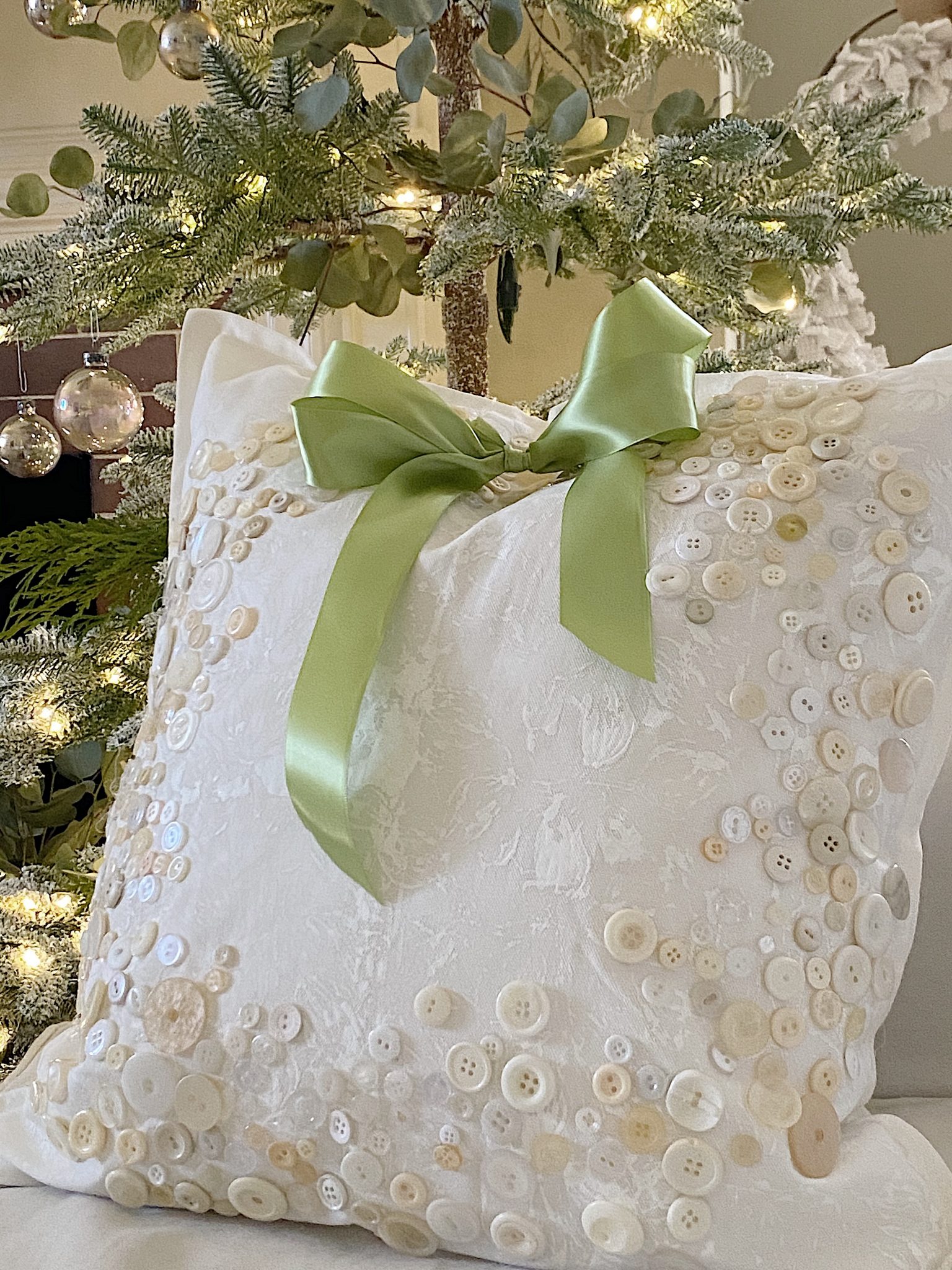 Christmas Crafts Button Wreath Pillow
