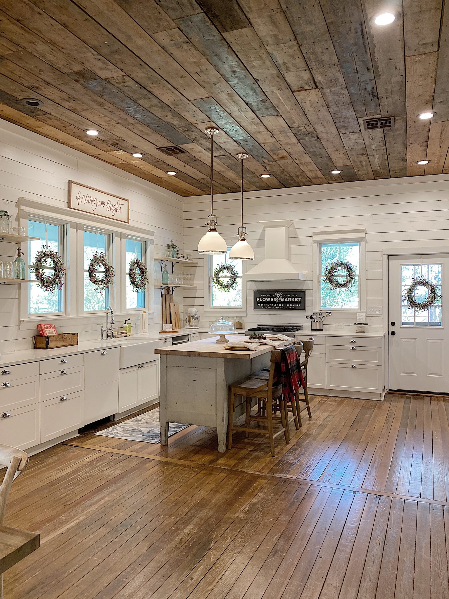 Decorating the Waco Kitchen for Christmas MY 100 YEAR OLD HOME