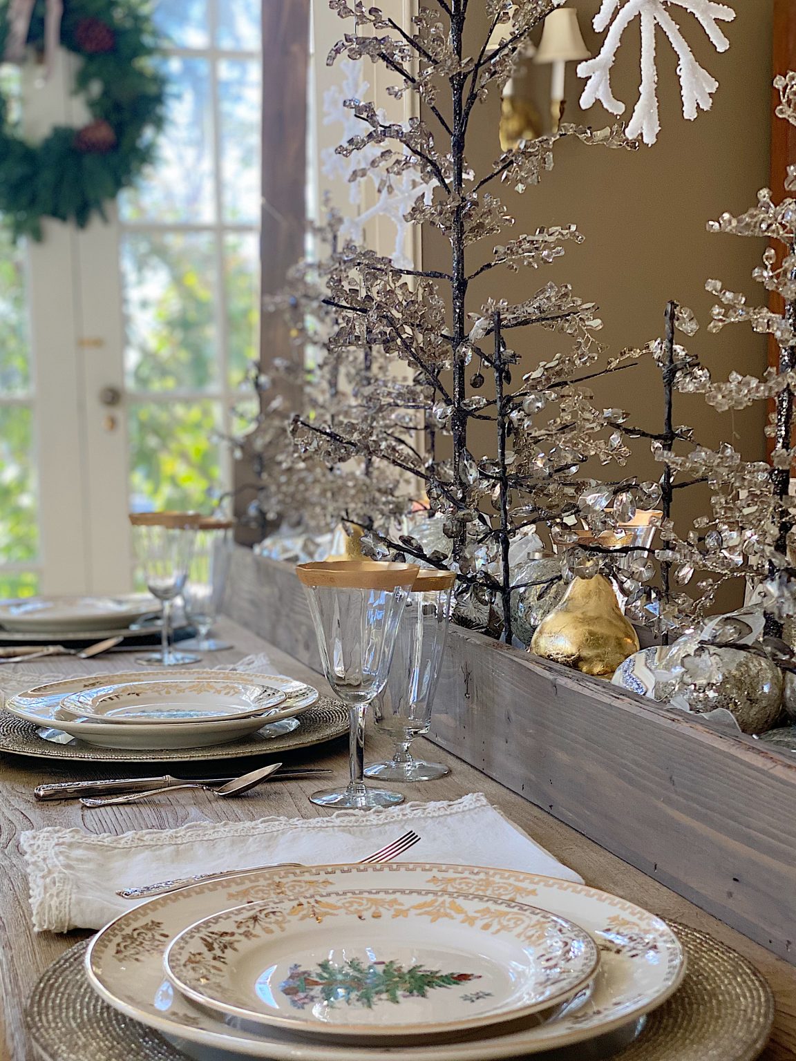 Dining Room Christmas Decor - MY 100 YEAR OLD HOME
