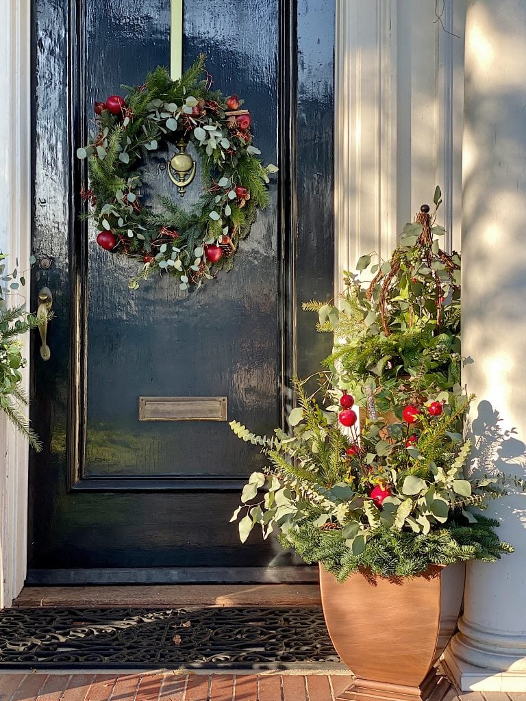 Christmas Crafting – How to Style Your Front Porch