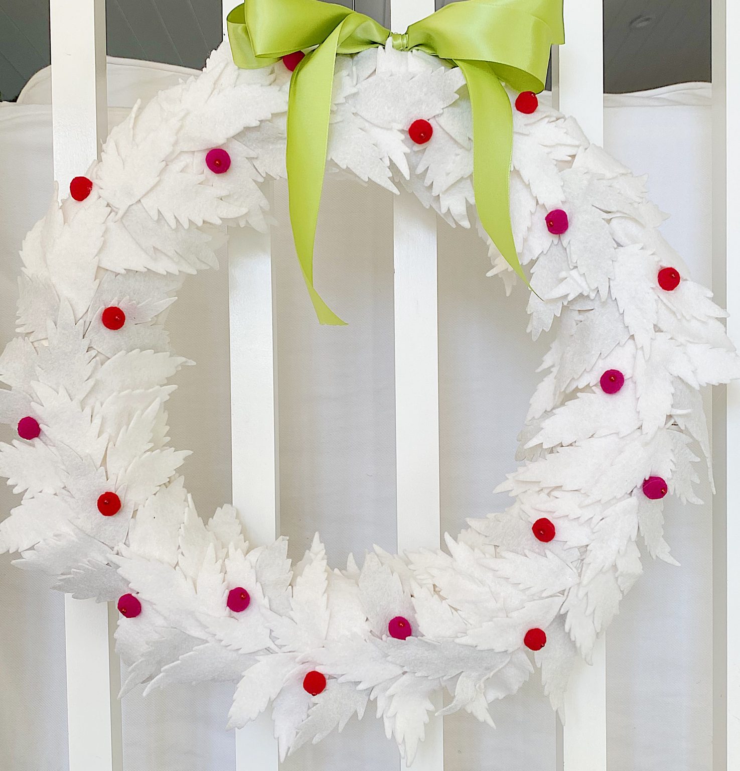 How to Make a White Christmas Wreath