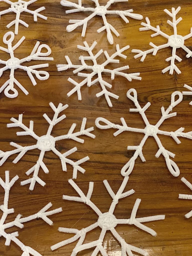 Making Snowflakes from Pipe Cleaners