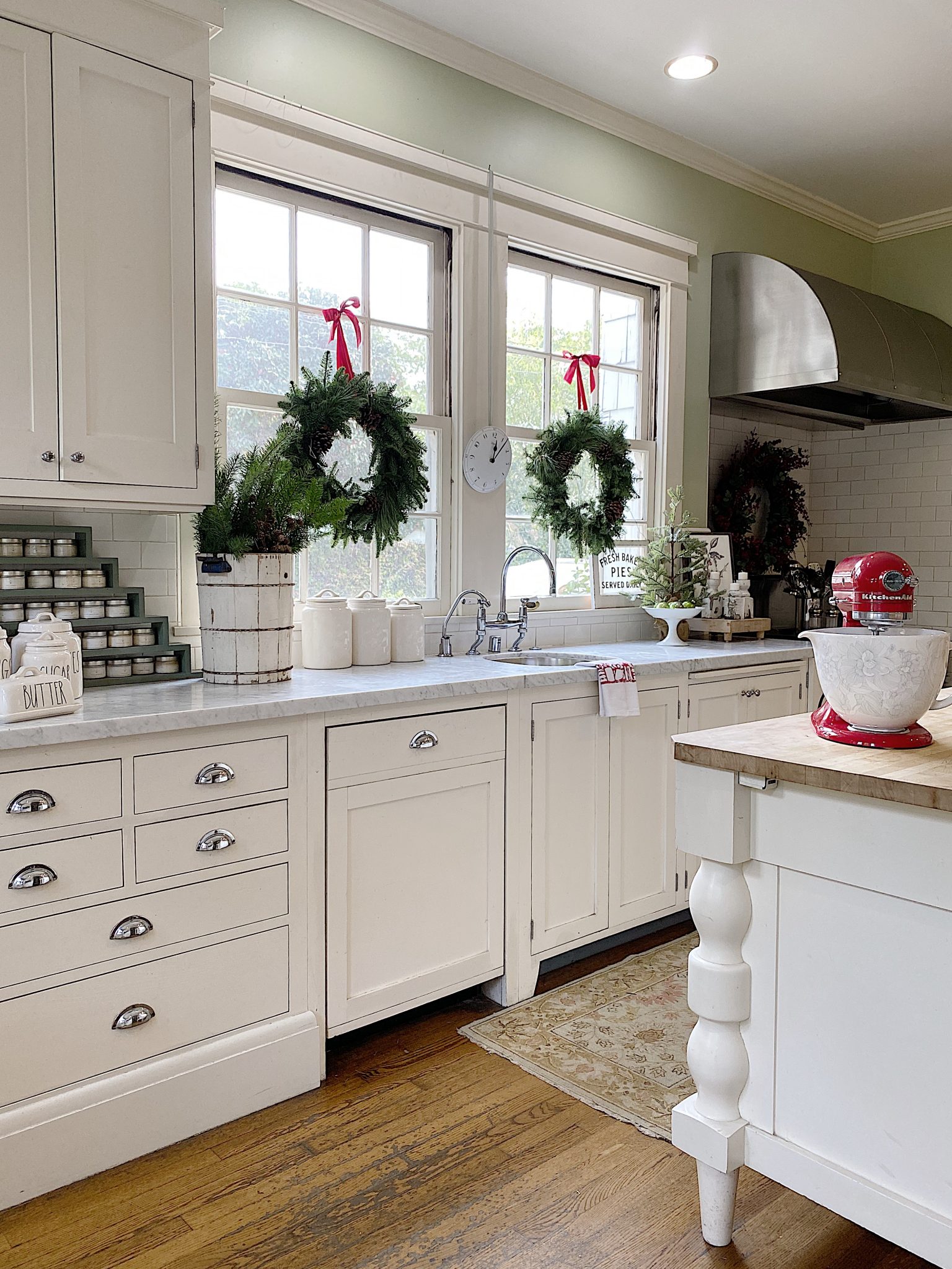Stenciled Kitchen Towels Craft