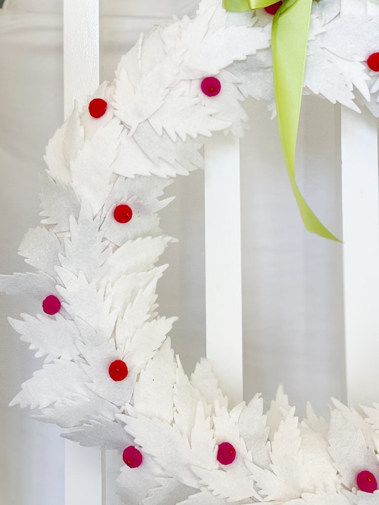 White Christmas Wreath DiY Instructions