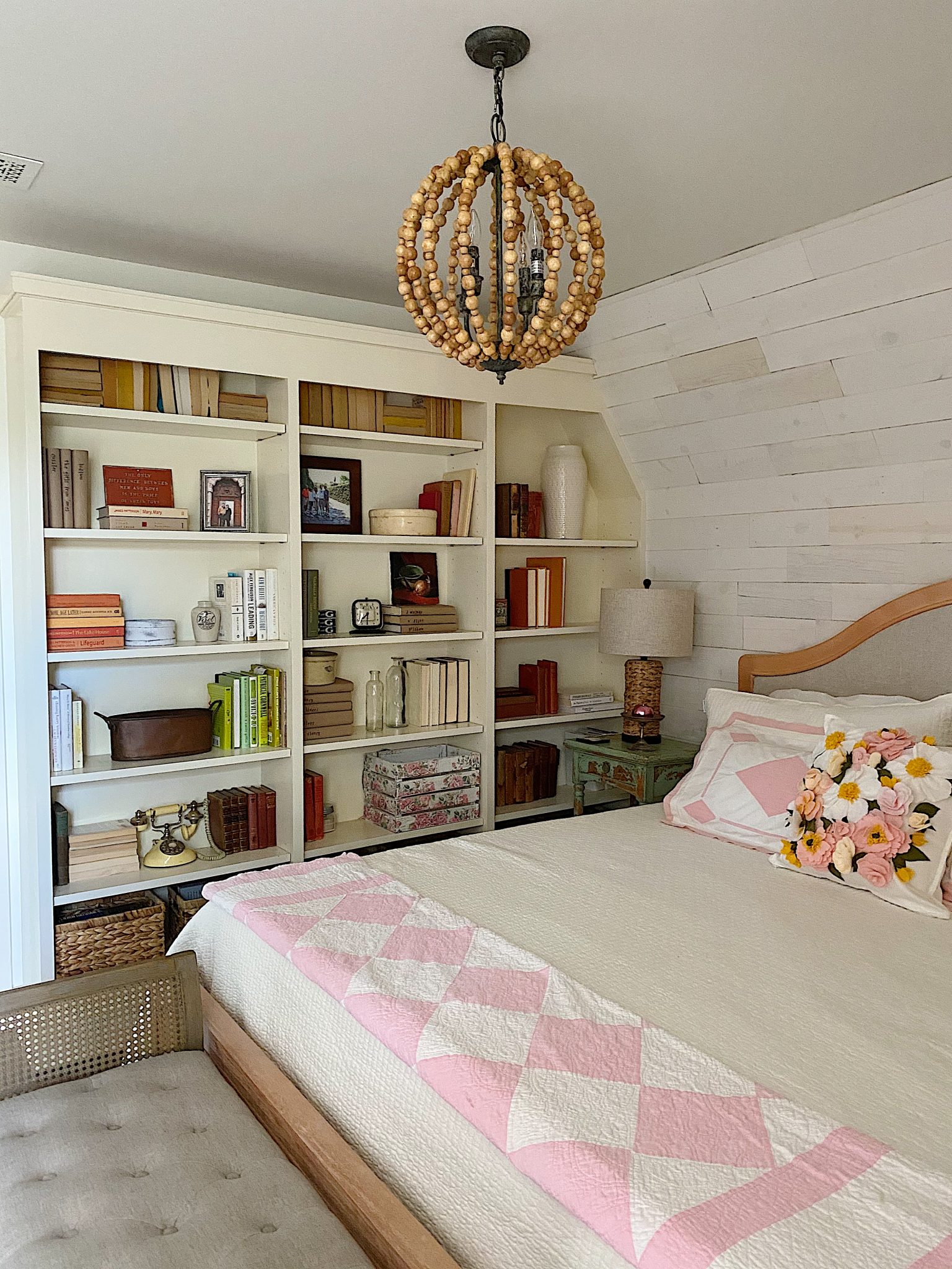 Guest Bedroom Pink Decor Ideas