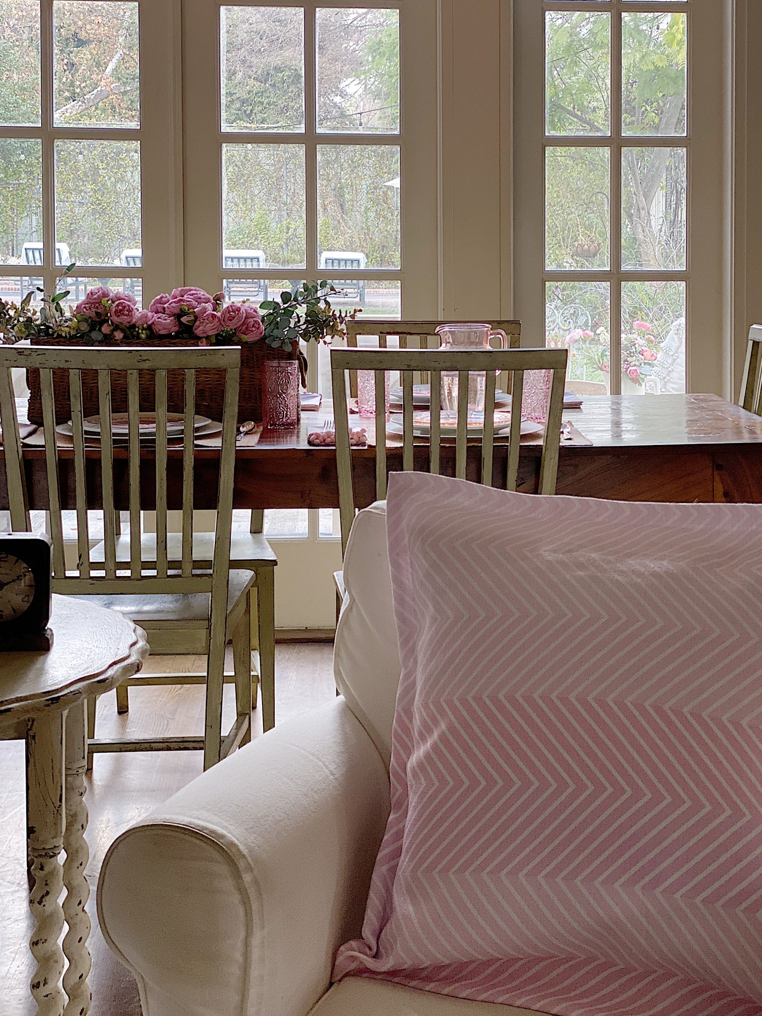 Home Decor Ideas with Custom Fabric Pink Pillows and Napkins