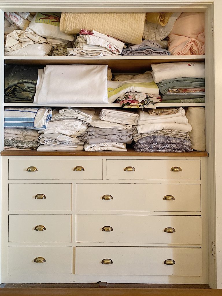 Organize a Linen Closet Before Photo