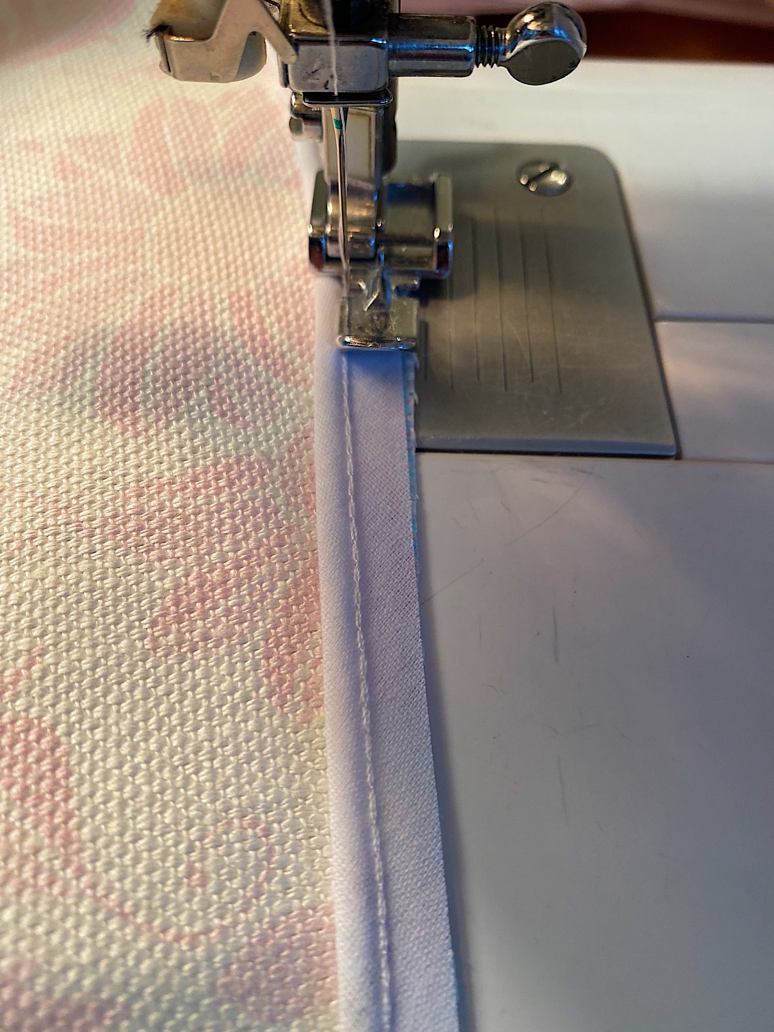 Sewing Piping on Pillows